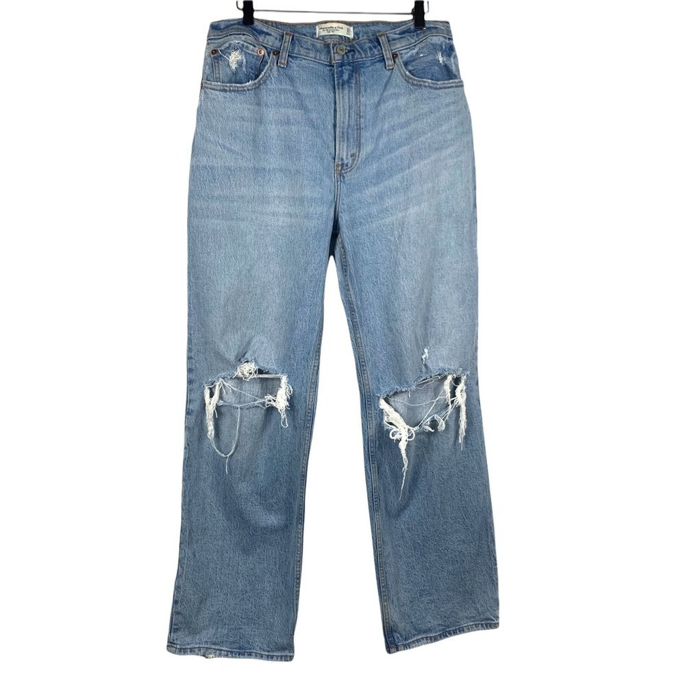 Abercrombie & Fitch The '90s High Rise Relaxed Jean in Light Ripped Wash Size 31